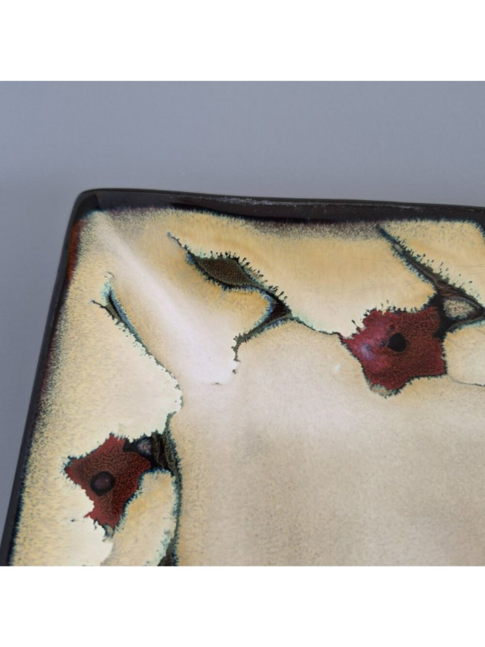 Mikasa Desert Bloom Square DINNER Plate, Glossy Stoneware Dark Red Floral, HEAVY - Picture 4 of 10